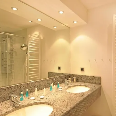 Hoeger Penthousewhg 11 *